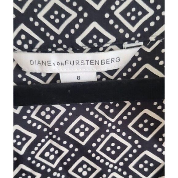 Dian Von Furstenberg Silk Roll Tab Seeve Blouse Women's Size 8 - Picture 2 of 9